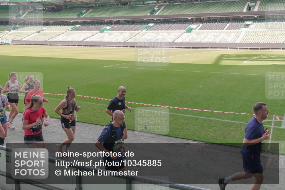 13.09.2026 - 21. swb-Marathon Bremen Michael Burmester http://msf.ph/oto/10345885 13.09.2026 13:33:22 Laufen im Stadion 155, 344, 350, 386, 428, 490, 594, 617, 690, 709, 765, 786, 787, 1001, 1048, 1051, 1098, 1133, 1292, 1377, 1427, 1444, 1557, 1591, 1592, 1661, 1760, 1827, 1897, 1923, 1996, 2077, 2132, 2226, 2230, 2231, 2253, 2270, 2274, 2320, 2374, 2399, 2400, 2456, 2479, 2511, 2514, 2515, 2523, 2539, 2543, 2556, 2616, 2630, 2641, 2649, 2718, 2735, 2757, 2769, 2787, 2848, 2982, 3014, 3345, 3350, 3443, 3503, 3577, 3601, 3614, 3746, 3797, 3875, 3901, 3911, 3952, 4001 meine-sportfotos.de