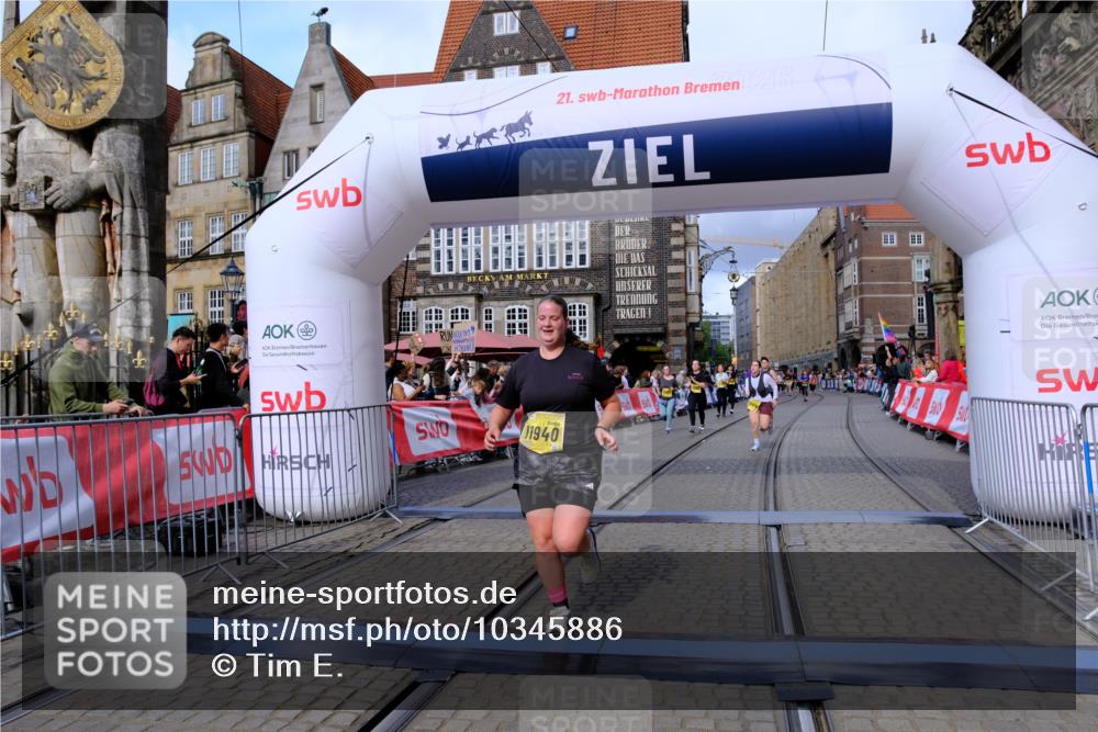 13.09.2026 - 21. swb-Marathon Bremen Tim E. http://msf.ph/oto/10345886 13.09.2026 11:16:10 Ziel 10474, 10572, 10665, 10900, 11217, 11307, 11549, 11613, 11778, 11897, 11940, 12046, 12137, 12306 meine-sportfotos.de