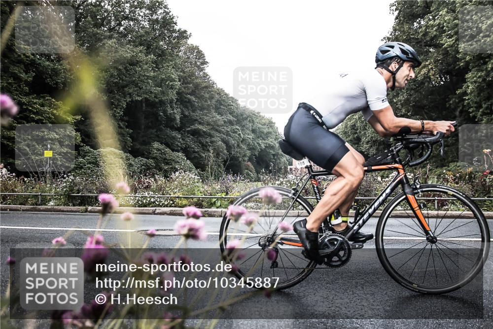 13.09.2026 - Stadtparktriathlon H.Heesch http://msf.ph/oto/10345887 13.09.2026 10:59:07 Radfahren 505, 544, 582 meine-sportfotos.de