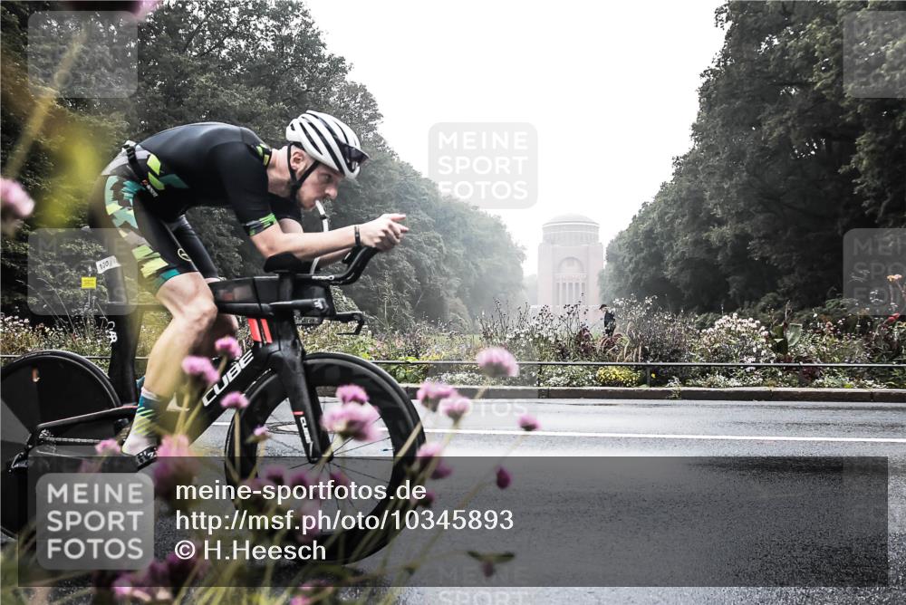 13.09.2026 - Stadtparktriathlon H.Heesch http://msf.ph/oto/10345893 13.09.2026 09:31:19 Radfahren 100, 151, 190 meine-sportfotos.de