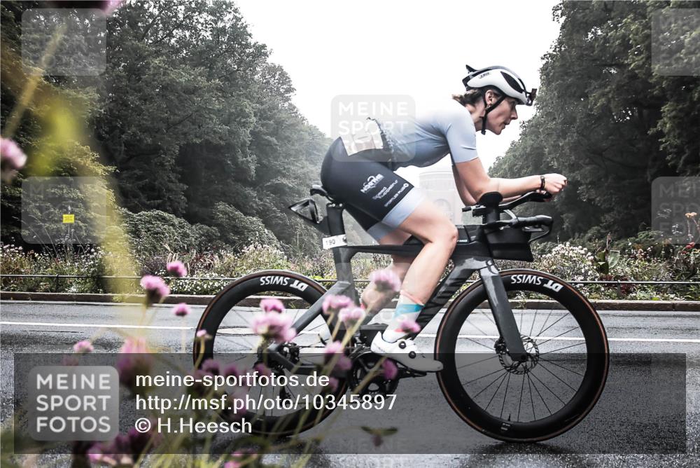 13.09.2026 - Stadtparktriathlon H.Heesch http://msf.ph/oto/10345897 13.09.2026 09:31:21 Radfahren 100, 151, 190 meine-sportfotos.de