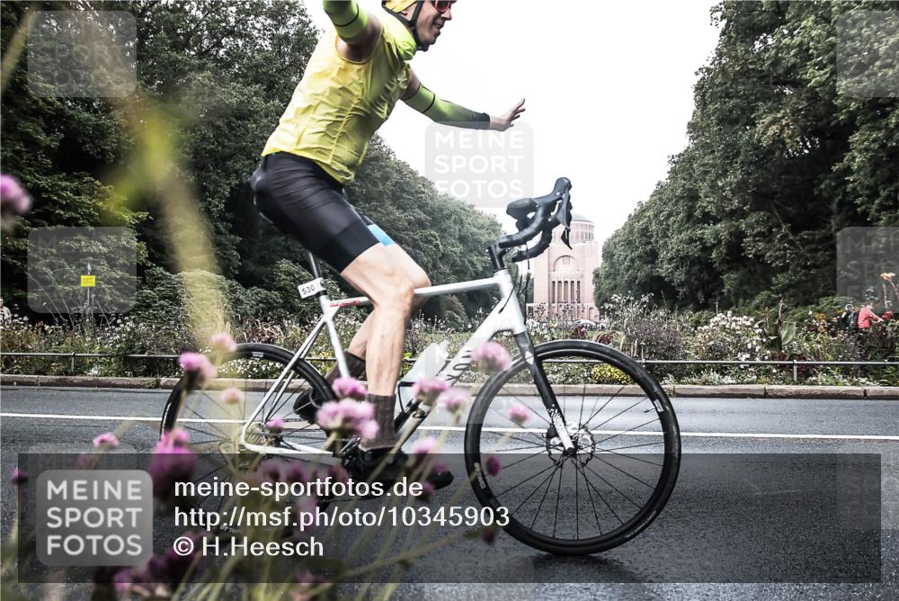 13.09.2026 - Stadtparktriathlon H.Heesch http://msf.ph/oto/10345903 13.09.2026 10:59:14 Radfahren 530, 583, 674, 677 meine-sportfotos.de