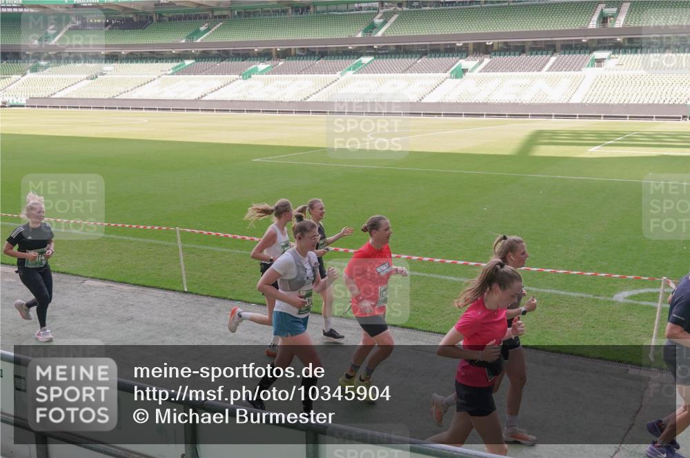 13.09.2026 - 21. swb-Marathon Bremen Michael Burmester http://msf.ph/oto/10345904 13.09.2026 13:33:23 Laufen im Stadion 155, 344, 350, 386, 428, 490, 594, 617, 690, 709, 765, 786, 787, 1001, 1048, 1051, 1098, 1133, 1292, 1377, 1427, 1444, 1557, 1591, 1592, 1661, 1760, 1827, 1897, 1923, 1996, 2077, 2132, 2226, 2230, 2231, 2253, 2270, 2274, 2320, 2374, 2399, 2400, 2456, 2479, 2511, 2514, 2515, 2523, 2539, 2543, 2556, 2616, 2630, 2641, 2649, 2718, 2735, 2757, 2769, 2787, 2848, 2982, 3014, 3345, 3350, 3443, 3503, 3577, 3601, 3614, 3746, 3797, 3875, 3901, 3911, 3952, 4001 meine-sportfotos.de