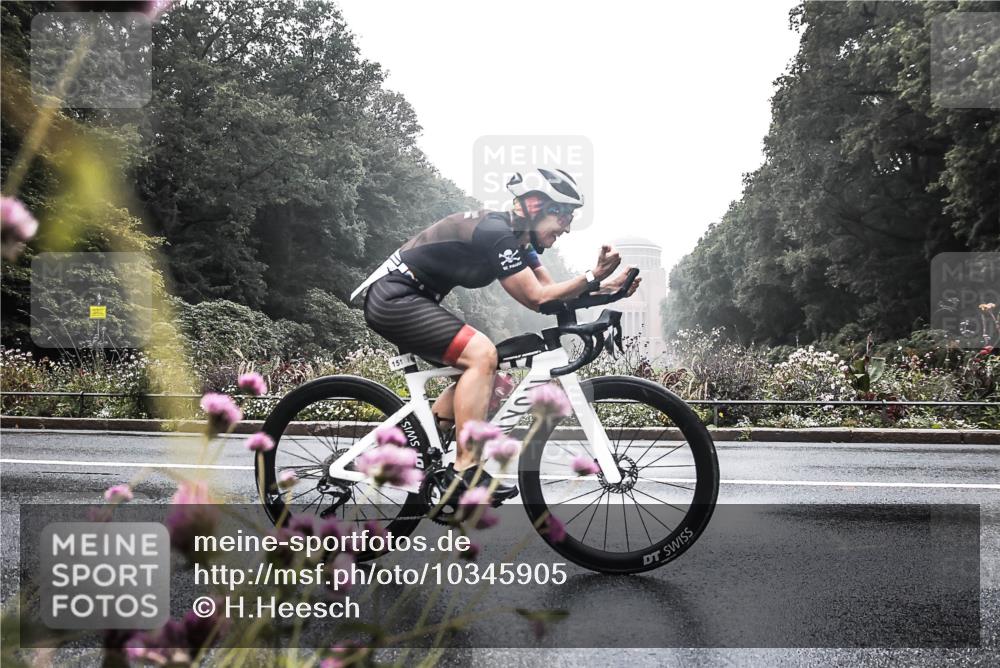 13.09.2026 - Stadtparktriathlon H.Heesch http://msf.ph/oto/10345905 13.09.2026 09:31:23 Radfahren 100, 151, 190 meine-sportfotos.de