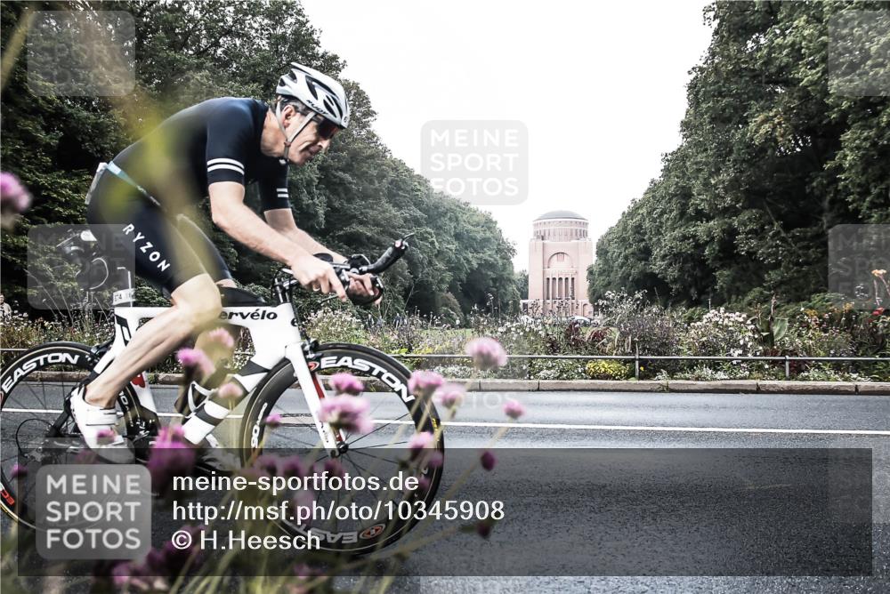 13.09.2026 - Stadtparktriathlon H.Heesch http://msf.ph/oto/10345908 13.09.2026 10:59:17 Radfahren 530, 614, 674 meine-sportfotos.de
