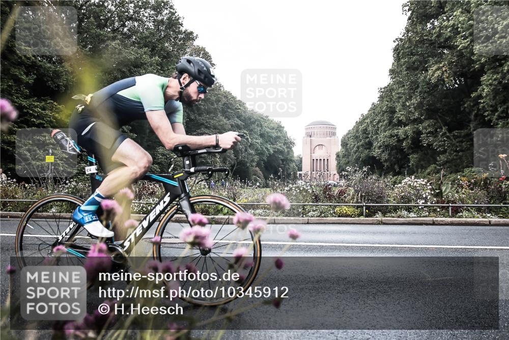 13.09.2026 - Stadtparktriathlon H.Heesch http://msf.ph/oto/10345912 13.09.2026 10:59:19 Radfahren 564, 614, 674 meine-sportfotos.de