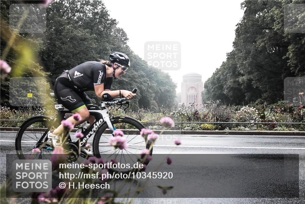 13.09.2026 - Stadtparktriathlon H.Heesch http://msf.ph/oto/10345920 13.09.2026 09:31:47 Radfahren 166, 204 meine-sportfotos.de