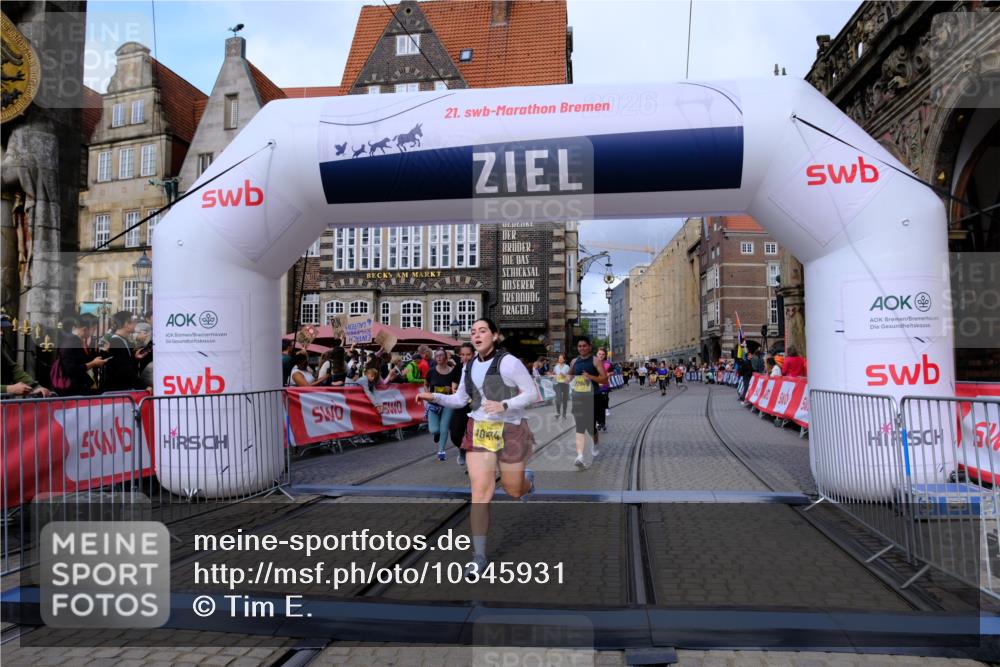 13.09.2026 - 21. swb-Marathon Bremen Tim E. http://msf.ph/oto/10345931 13.09.2026 11:16:13 Ziel 10474, 10665, 10900, 11217, 11307, 11549, 11613, 11778, 11897, 11940, 12046, 12306 meine-sportfotos.de