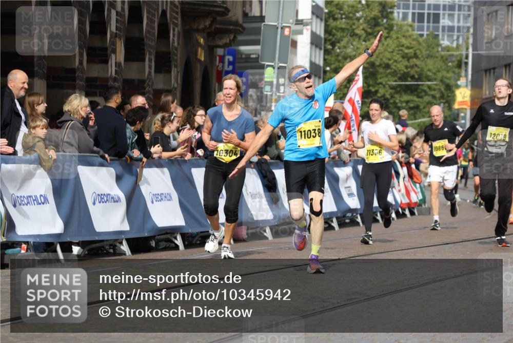 13.09.2026 - 21. swb-Marathon Bremen Strokosch-Dieckow http://msf.ph/oto/10345942 13.09.2026 10:52:59 Ziel 10193, 10339, 10652, 10734, 10812, 10827, 10906, 10958, 11002, 11109, 11144, 11350, 11362, 11597, 11604, 11605, 12338, 12361, 12399, 12439, 12533, 10284, 10585, 10714, 11012, 11282, 11575, 12170, 12369, 12398 meine-sportfotos.de