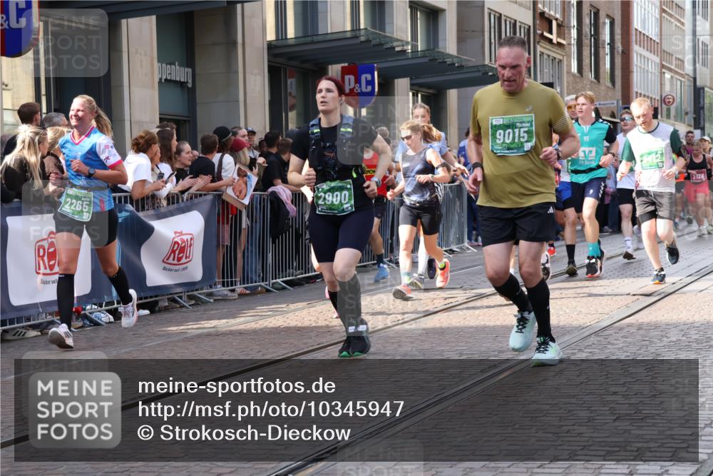 13.09.2026 - 21. swb-Marathon Bremen Strokosch-Dieckow http://msf.ph/oto/10345947 13.09.2026 13:30:02 Ziel 881, 1067, 1909, 1938, 2265, 2364, 2900, 3163, 3164, 3425, 4058, 4415, 4748, 4763, 5506, 5615, 6225, 6942, 6992, 6994, 7184, 7609, 7821, 7932, 7966, 8090, 8105, 8115, 8116, 8117, 8169, 8314, 8441, 8494, 8762, 8878, 8966, 9011, 9015, 9108, 9412, 9529, 109, 124, 454, 716, 1073, 1173, 1205, 1308, 1611, 1653, 1759, 1780, 1848, 1861, 2126, 2289, 3190, 3320, 3618, 3667, 3908, 4115, 4524, 4575, 5039, 5198, 5348, 5631, 6127, 6225, 6720, 6725, 7079, 7093, 8267, 8899, 9049 meine-sportfotos.de