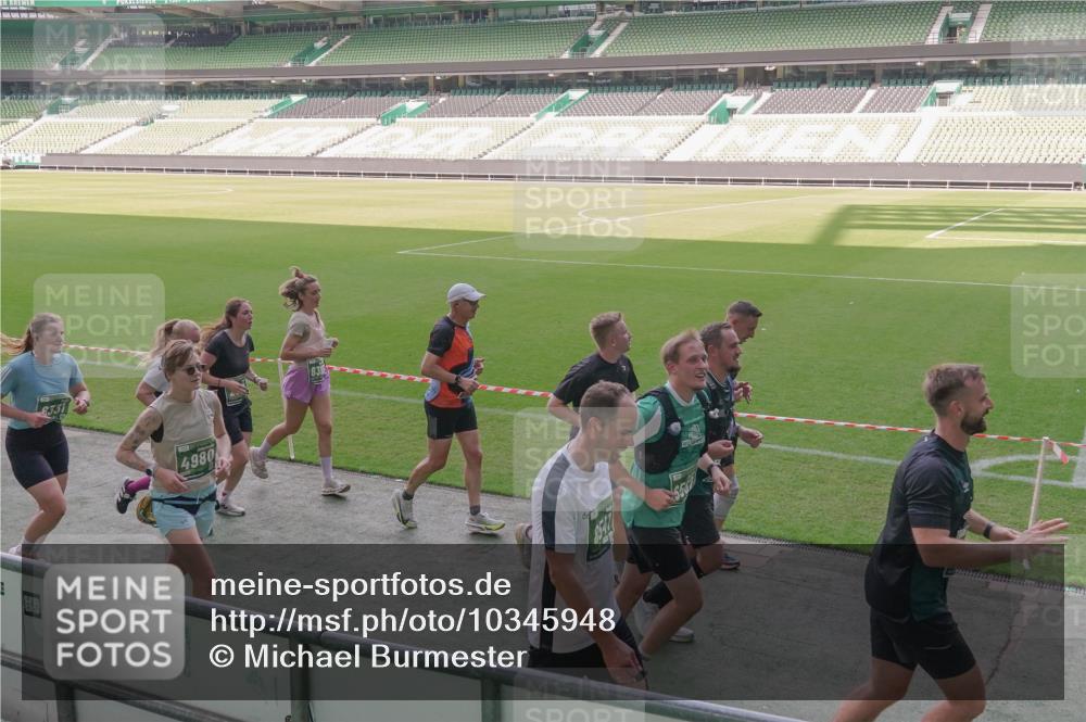 13.09.2026 - 21. swb-Marathon Bremen Michael Burmester http://msf.ph/oto/10345948 13.09.2026 13:33:30 Laufen im Stadion 155, 344, 350, 428, 490, 594, 679, 690, 709, 765, 786, 787, 916, 1001, 1048, 1051, 1098, 1133, 1292, 1377, 1427, 1444, 1557, 1591, 1592, 1661, 1703, 1760, 1827, 1897, 1923, 1996, 2077, 2132, 2226, 2230, 2231, 2270, 2274, 2320, 2374, 2399, 2400, 2451, 2456, 2479, 2511, 2514, 2515, 2523, 2539, 2543, 2556, 2616, 2630, 2641, 2649, 2718, 2735, 2757, 2769, 2787, 2848, 2982, 3014, 3345, 3350, 3443, 3503, 3577, 3601, 3614, 3746, 3797, 3875, 3901, 3911, 3952, 4001 meine-sportfotos.de