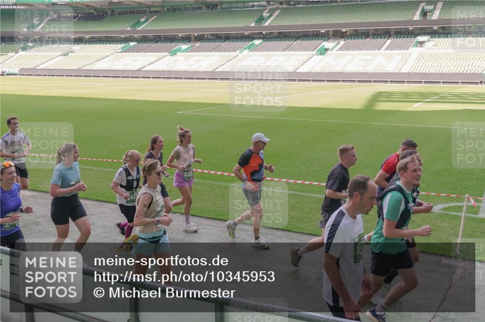 13.09.2026 - 21. swb-Marathon Bremen Michael Burmester http://msf.ph/oto/10345953 13.09.2026 13:33:30 Laufen im Stadion 155, 344, 350, 428, 490, 594, 679, 690, 709, 765, 786, 787, 916, 1001, 1048, 1051, 1098, 1133, 1292, 1377, 1427, 1444, 1557, 1591, 1592, 1661, 1703, 1760, 1827, 1897, 1923, 1996, 2077, 2132, 2226, 2230, 2231, 2270, 2274, 2320, 2374, 2399, 2400, 2451, 2456, 2479, 2511, 2514, 2515, 2523, 2539, 2543, 2556, 2616, 2630, 2641, 2649, 2718, 2735, 2757, 2769, 2787, 2848, 2982, 3014, 3345, 3350, 3443, 3503, 3577, 3601, 3614, 3746, 3797, 3875, 3901, 3911, 3952, 4001 meine-sportfotos.de