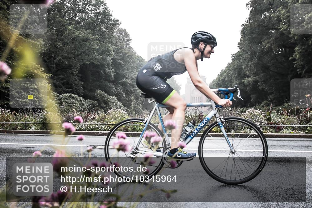 13.09.2026 - Stadtparktriathlon H.Heesch http://msf.ph/oto/10345964 13.09.2026 09:32:50 Radfahren 148, 175, 196 meine-sportfotos.de