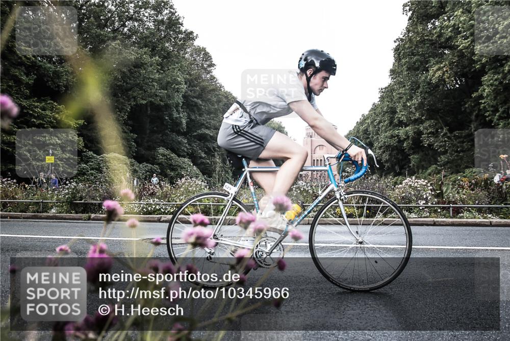 13.09.2026 - Stadtparktriathlon H.Heesch http://msf.ph/oto/10345966 13.09.2026 10:59:44 Radfahren 550, 629, 646, 649 meine-sportfotos.de