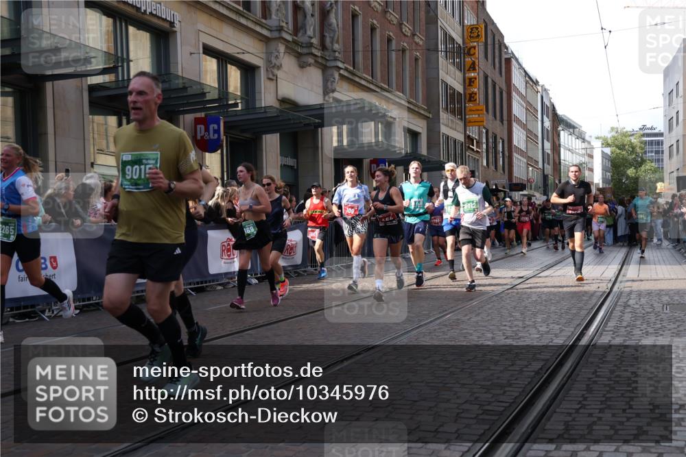 13.09.2026 - 21. swb-Marathon Bremen Strokosch-Dieckow http://msf.ph/oto/10345976 13.09.2026 13:30:04 Ziel 625, 881, 1067, 1909, 1938, 2265, 2364, 2900, 3163, 3164, 3425, 4058, 4415, 4425, 4748, 4763, 5506, 5615, 6988, 7184, 7821, 7966, 8090, 8105, 8116, 8117, 8169, 8314, 8441, 8494, 8762, 8878, 8966, 9011, 9015, 9108, 9412, 9529, 9695, 109, 454, 716, 1073, 1173, 1205, 1308, 1611, 1653, 1759, 1780, 1848, 1861, 2126, 3190, 3320, 3618, 3667, 3908, 4115, 4524, 4575, 5039, 5198, 5348, 5631, 6127, 6225, 6720, 6725, 7093, 8267, 8899, 9049 meine-sportfotos.de