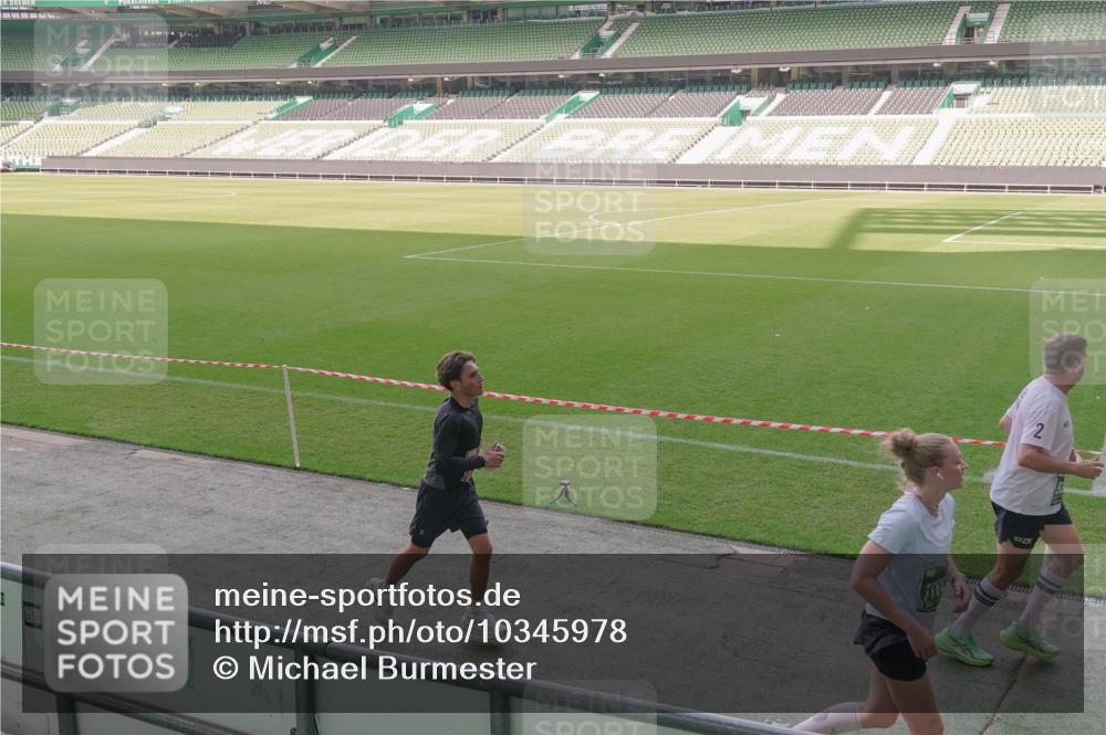 13.09.2026 - 21. swb-Marathon Bremen Michael Burmester http://msf.ph/oto/10345978 13.09.2026 13:33:35 Laufen im Stadion 155, 344, 350, 428, 490, 594, 679, 690, 709, 765, 786, 787, 916, 1001, 1026, 1048, 1051, 1098, 1133, 1292, 1377, 1444, 1557, 1591, 1592, 1661, 1703, 1760, 1827, 1923, 1996, 2077, 2132, 2226, 2230, 2231, 2270, 2274, 2320, 2374, 2399, 2400, 2451, 2456, 2479, 2511, 2514, 2515, 2523, 2539, 2543, 2556, 2616, 2630, 2641, 2649, 2718, 2735, 2757, 2769, 2787, 2848, 2982, 3014, 3345, 3350, 3443, 3503, 3577, 3601, 3614, 3708, 3709, 3720, 3797, 3875, 3901, 3911, 3952, 4001 meine-sportfotos.de