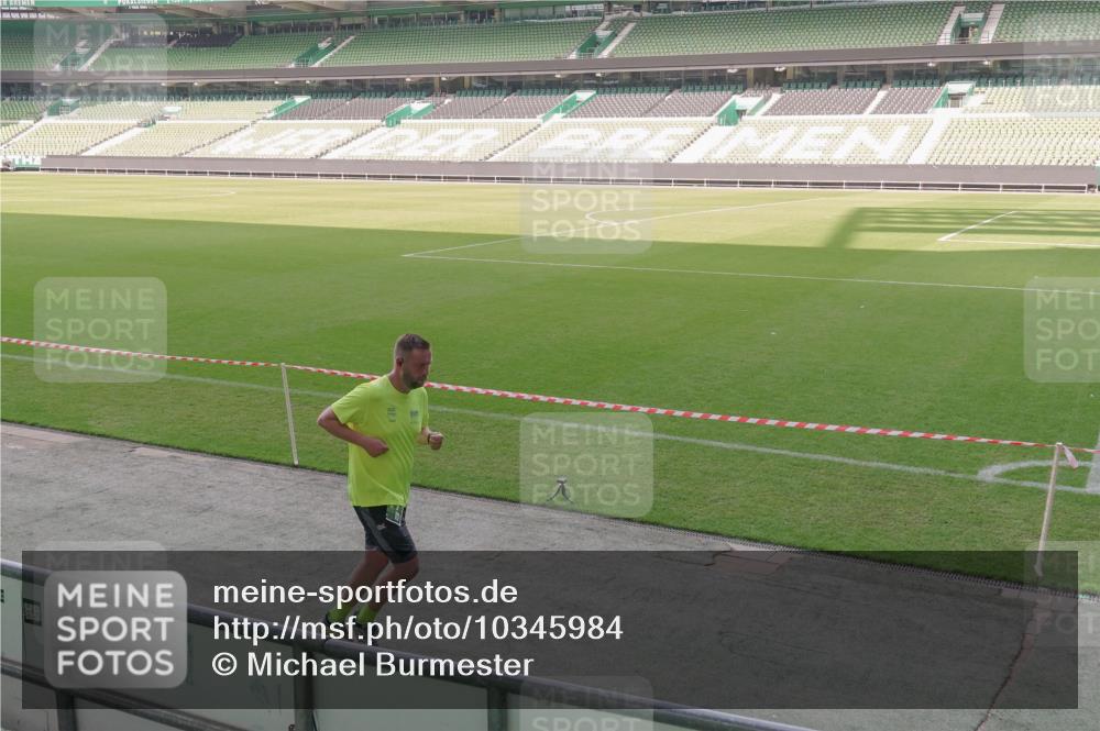 13.09.2026 - 21. swb-Marathon Bremen Michael Burmester http://msf.ph/oto/10345984 13.09.2026 13:33:37 Laufen im Stadion 155, 350, 428, 490, 594, 679, 690, 709, 765, 786, 787, 916, 1001, 1026, 1048, 1051, 1098, 1133, 1292, 1377, 1444, 1557, 1591, 1592, 1661, 1703, 1760, 1772, 1827, 1923, 1996, 2077, 2132, 2226, 2230, 2231, 2274, 2320, 2374, 2399, 2400, 2451, 2456, 2479, 2511, 2514, 2515, 2523, 2539, 2543, 2556, 2616, 2630, 2641, 2649, 2718, 2735, 2757, 2769, 2787, 2848, 2982, 3014, 3345, 3350, 3443, 3503, 3577, 3601, 3614, 3708, 3709, 3720, 3797, 3875, 3901, 3911, 3952, 4001 meine-sportfotos.de