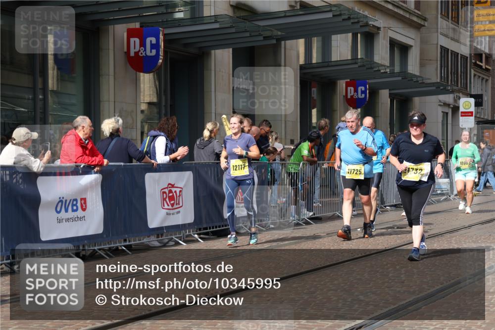 13.09.2026 - 21. swb-Marathon Bremen Strokosch-Dieckow http://msf.ph/oto/10345995 13.09.2026 11:09:59 Ziel 10002, 10169, 10361, 10362, 10706, 10719, 10791, 10890, 10963, 11080, 11382, 11725, 11732, 11933, 11957, 11982, 12117, 12207, 12227, 12293, 12454, 12550, 10234, 10299, 10417, 10435, 10645, 10696, 10737, 10751, 10785, 10990, 10991, 11119, 11383, 11437, 11441, 12449 meine-sportfotos.de