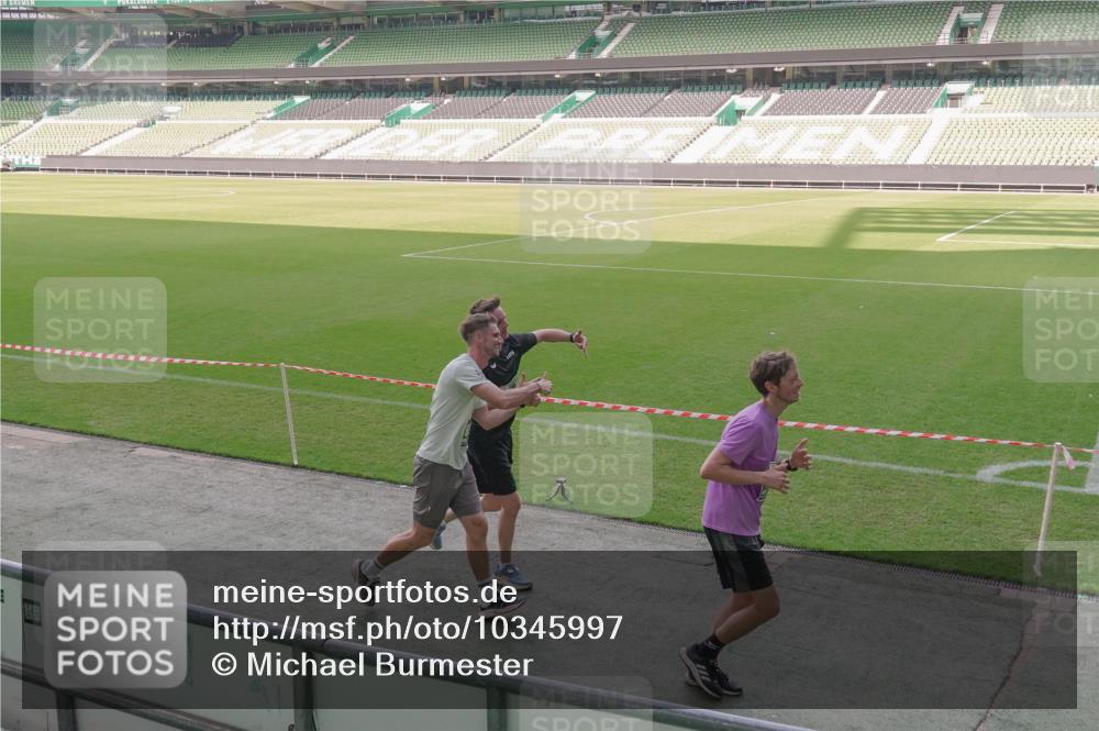 13.09.2026 - 21. swb-Marathon Bremen Michael Burmester http://msf.ph/oto/10345997 13.09.2026 13:33:41 Laufen im Stadion 155, 350, 428, 490, 594, 679, 690, 709, 765, 786, 787, 916, 1001, 1026, 1048, 1051, 1098, 1292, 1377, 1444, 1557, 1591, 1592, 1607, 1661, 1703, 1760, 1772, 1827, 1923, 1996, 2077, 2132, 2226, 2230, 2231, 2274, 2320, 2374, 2399, 2400, 2451, 2456, 2479, 2511, 2514, 2515, 2523, 2539, 2543, 2556, 2616, 2630, 2641, 2649, 2718, 2735, 2757, 2769, 2787, 2848, 2982, 3014, 3345, 3350, 3443, 3503, 3577, 3601, 3614, 3708, 3709, 3720, 3797, 3875, 3901, 3911, 3952, 4001, 4014 meine-sportfotos.de