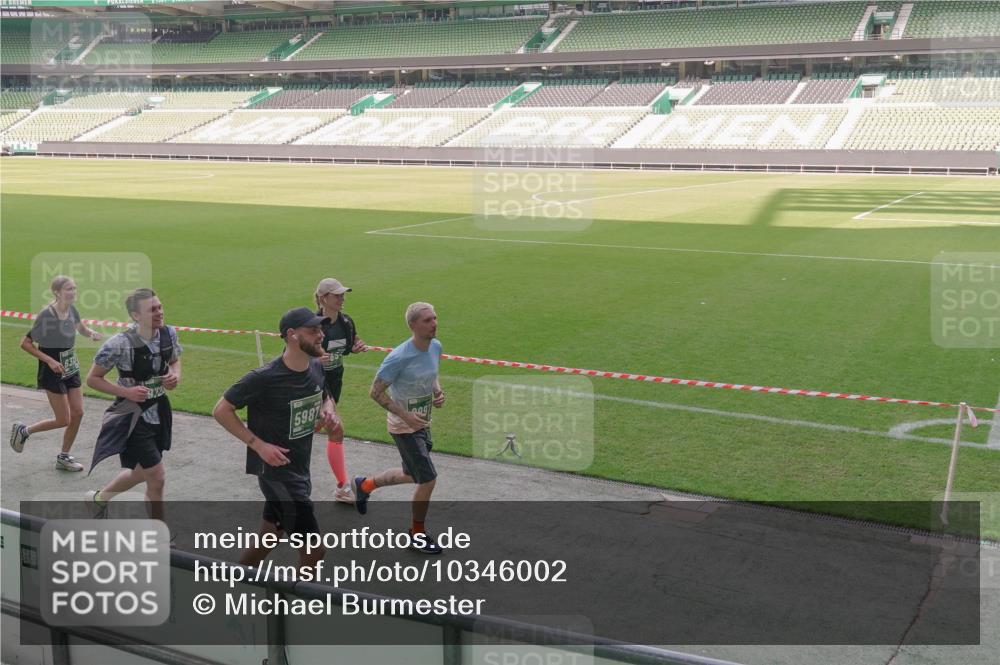 13.09.2026 - 21. swb-Marathon Bremen Michael Burmester http://msf.ph/oto/10346002 13.09.2026 13:33:42 Laufen im Stadion 155, 350, 428, 490, 594, 679, 690, 709, 765, 786, 787, 916, 1001, 1026, 1048, 1051, 1098, 1292, 1377, 1444, 1557, 1591, 1592, 1607, 1661, 1703, 1760, 1772, 1827, 1923, 1996, 2077, 2132, 2226, 2230, 2231, 2274, 2320, 2374, 2399, 2400, 2451, 2456, 2479, 2511, 2514, 2515, 2523, 2539, 2543, 2556, 2616, 2630, 2641, 2649, 2718, 2735, 2757, 2769, 2787, 2848, 2982, 3014, 3345, 3350, 3443, 3503, 3547, 3577, 3601, 3614, 3660, 3708, 3709, 3720, 3797, 3875, 3901, 3911, 3952, 4001, 4014 meine-sportfotos.de