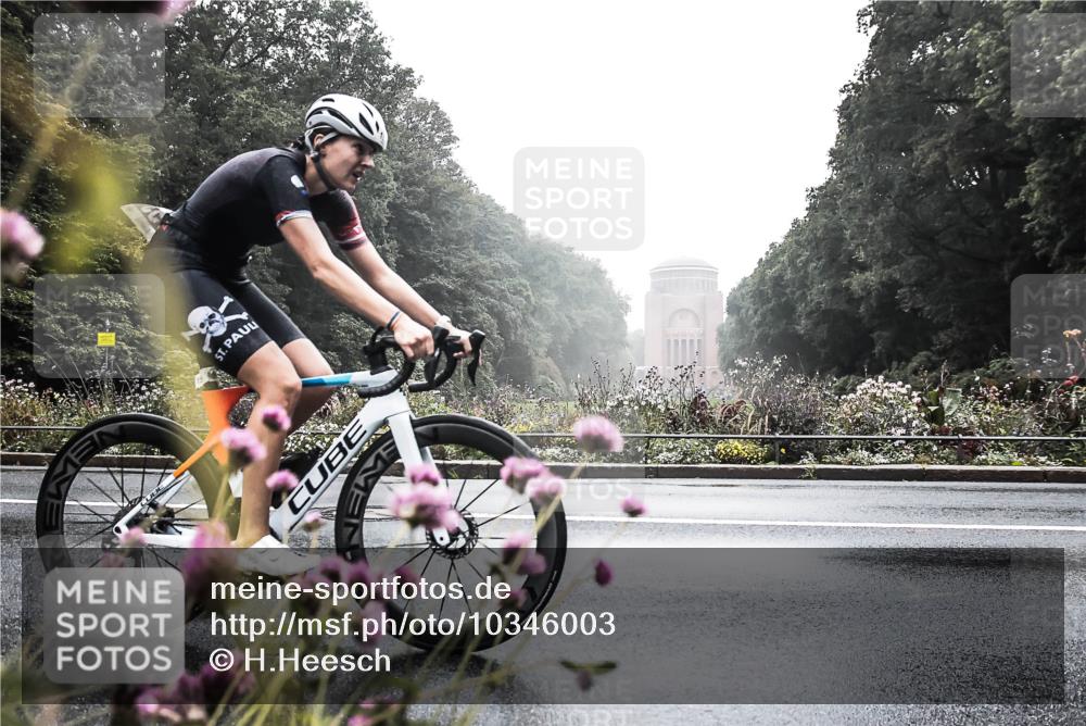 13.09.2026 - Stadtparktriathlon H.Heesch http://msf.ph/oto/10346003 13.09.2026 09:34:03 Radfahren 153, 191 meine-sportfotos.de