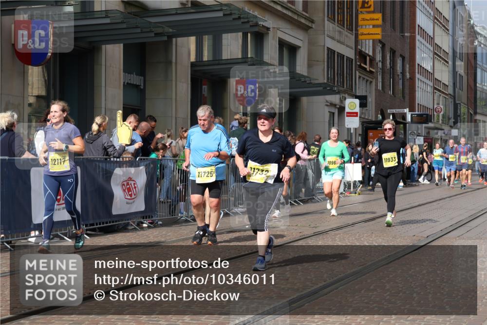 13.09.2026 - 21. swb-Marathon Bremen Strokosch-Dieckow http://msf.ph/oto/10346011 13.09.2026 11:10:00 Ziel 10002, 10169, 10361, 10362, 10706, 10719, 10791, 10890, 10963, 11080, 11382, 11725, 11732, 11933, 11957, 11982, 12117, 12207, 12227, 12293, 12454, 12550, 10234, 10299, 10417, 10435, 10645, 10696, 10737, 10751, 10785, 10990, 10991, 11119, 11383, 11437, 11441, 12449 meine-sportfotos.de