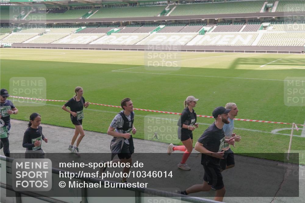 13.09.2026 - 21. swb-Marathon Bremen Michael Burmester http://msf.ph/oto/10346014 13.09.2026 13:33:43 Laufen im Stadion 155, 350, 428, 490, 594, 679, 690, 709, 765, 786, 787, 916, 1001, 1026, 1048, 1051, 1098, 1292, 1377, 1444, 1557, 1560, 1591, 1592, 1607, 1661, 1703, 1760, 1772, 1827, 1923, 1996, 2077, 2132, 2226, 2230, 2231, 2274, 2320, 2374, 2399, 2400, 2451, 2456, 2479, 2511, 2514, 2515, 2523, 2539, 2543, 2616, 2630, 2641, 2649, 2718, 2735, 2757, 2769, 2787, 2848, 2982, 3014, 3345, 3350, 3443, 3503, 3547, 3577, 3601, 3614, 3660, 3708, 3709, 3720, 3797, 3875, 3901, 3911, 3952, 4001, 4014 meine-sportfotos.de