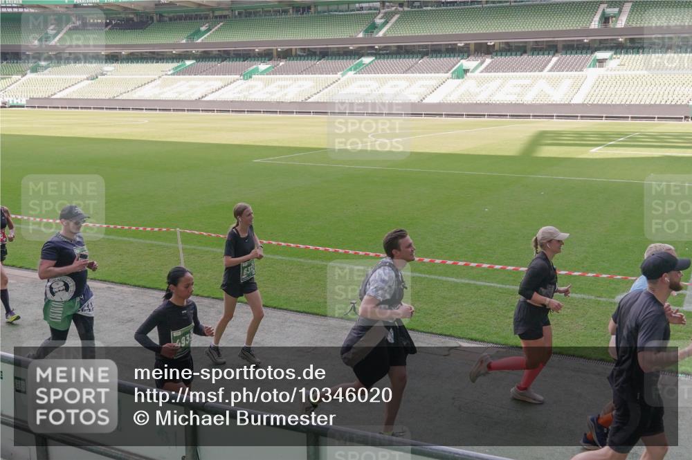 13.09.2026 - 21. swb-Marathon Bremen Michael Burmester http://msf.ph/oto/10346020 13.09.2026 13:33:44 Laufen im Stadion 155, 350, 428, 490, 594, 679, 690, 709, 765, 786, 787, 916, 1001, 1026, 1048, 1051, 1098, 1292, 1377, 1444, 1557, 1560, 1591, 1592, 1607, 1661, 1703, 1760, 1772, 1827, 1923, 1996, 2077, 2132, 2226, 2230, 2231, 2320, 2374, 2399, 2400, 2451, 2456, 2479, 2511, 2514, 2515, 2539, 2543, 2616, 2630, 2641, 2649, 2718, 2735, 2757, 2769, 2787, 2848, 2982, 3014, 3345, 3350, 3443, 3503, 3547, 3577, 3601, 3614, 3660, 3708, 3709, 3720, 3797, 3875, 3901, 3911, 3952, 4001, 4014 meine-sportfotos.de