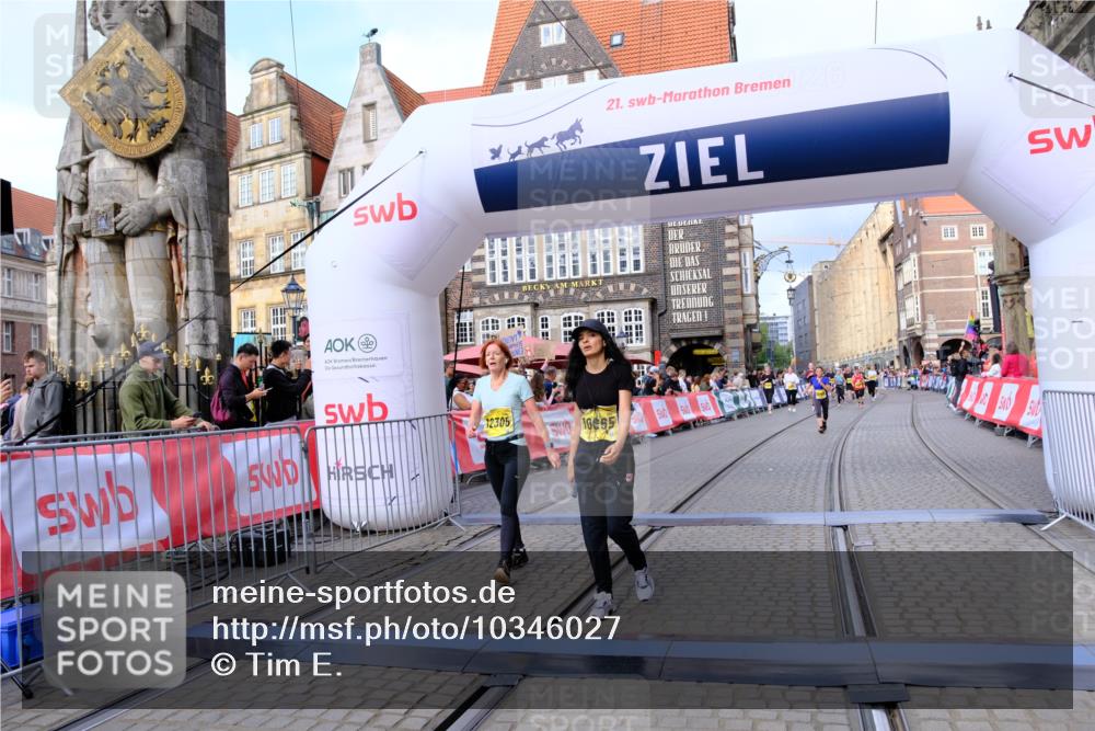 13.09.2026 - 21. swb-Marathon Bremen Tim E. http://msf.ph/oto/10346027 13.09.2026 11:16:19 Ziel 10474, 10665, 11081, 11139, 11217, 11549, 11613, 11768, 11940, 12046, 12151, 12306 meine-sportfotos.de