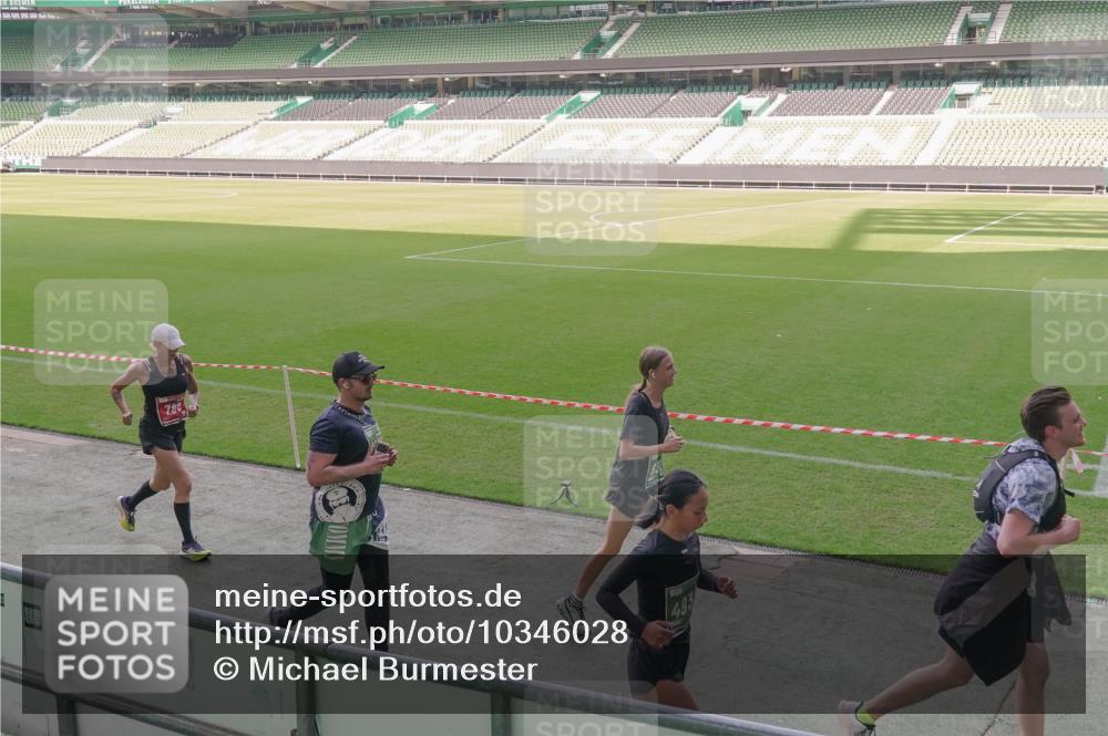 13.09.2026 - 21. swb-Marathon Bremen Michael Burmester http://msf.ph/oto/10346028 13.09.2026 13:33:44 Laufen im Stadion 155, 350, 428, 490, 594, 679, 690, 709, 765, 786, 787, 916, 1001, 1026, 1048, 1051, 1098, 1292, 1377, 1444, 1557, 1560, 1591, 1592, 1607, 1661, 1703, 1760, 1772, 1827, 1923, 1996, 2077, 2132, 2226, 2230, 2231, 2320, 2374, 2399, 2400, 2451, 2456, 2479, 2511, 2514, 2515, 2539, 2543, 2616, 2630, 2641, 2649, 2718, 2735, 2757, 2769, 2787, 2848, 2982, 3014, 3345, 3350, 3443, 3503, 3547, 3577, 3601, 3614, 3660, 3708, 3709, 3720, 3797, 3875, 3901, 3911, 3952, 4001, 4014 meine-sportfotos.de