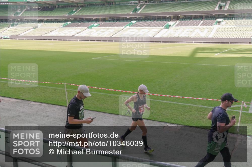 13.09.2026 - 21. swb-Marathon Bremen Michael Burmester http://msf.ph/oto/10346039 13.09.2026 13:33:46 Laufen im Stadion 155, 350, 428, 490, 594, 679, 690, 709, 765, 786, 787, 916, 1001, 1026, 1048, 1051, 1098, 1292, 1377, 1444, 1557, 1560, 1591, 1592, 1607, 1661, 1703, 1760, 1772, 1827, 1923, 1996, 2077, 2132, 2226, 2230, 2231, 2320, 2374, 2399, 2400, 2451, 2456, 2479, 2511, 2514, 2515, 2539, 2543, 2616, 2630, 2641, 2649, 2718, 2735, 2757, 2769, 2787, 2848, 2982, 3014, 3345, 3443, 3503, 3547, 3577, 3601, 3614, 3660, 3708, 3709, 3720, 3797, 3875, 3901, 3911, 3952, 4001, 4014 meine-sportfotos.de