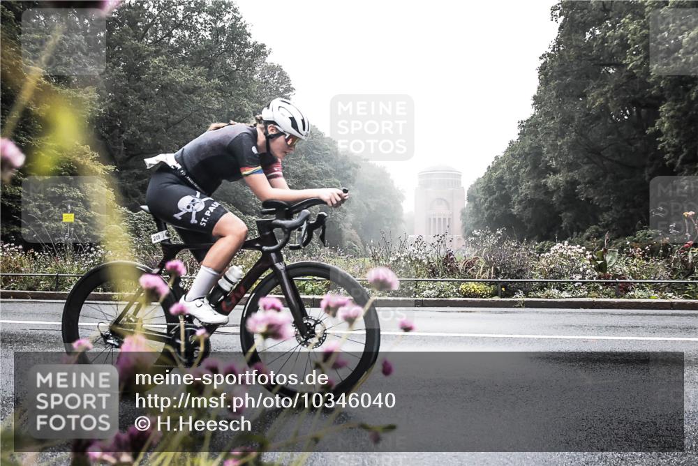 13.09.2026 - Stadtparktriathlon H.Heesch http://msf.ph/oto/10346040 13.09.2026 09:35:21 Radfahren 160, 208, 209 meine-sportfotos.de