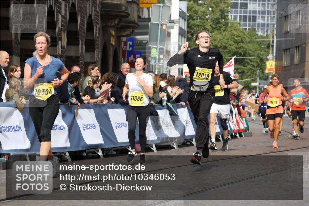 13.09.2026 - 21. swb-Marathon Bremen Strokosch-Dieckow http://msf.ph/oto/10346053 13.09.2026 10:53:01 Ziel 10193, 10339, 10652, 10734, 10812, 10827, 10906, 11002, 11038, 11109, 11144, 11350, 11362, 11597, 12338, 12361, 12399, 12439, 12533, 10284, 10448, 10585, 11012, 11282, 12170, 12398, 12461 meine-sportfotos.de