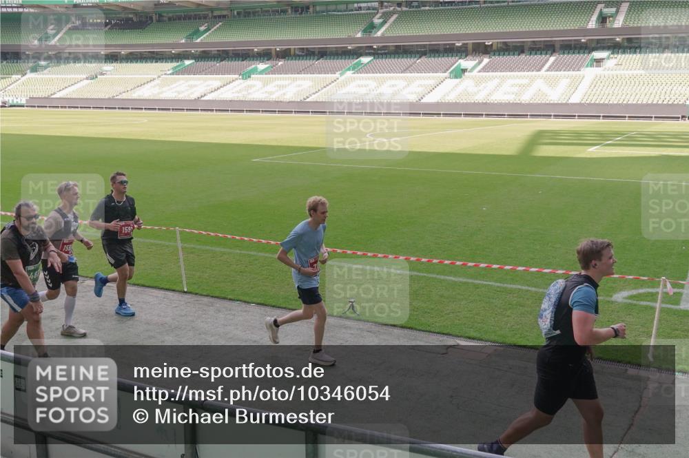 13.09.2026 - 21. swb-Marathon Bremen Michael Burmester http://msf.ph/oto/10346054 13.09.2026 13:33:49 Laufen im Stadion 155, 350, 428, 490, 594, 679, 709, 765, 786, 787, 916, 1001, 1026, 1048, 1051, 1098, 1292, 1377, 1444, 1557, 1560, 1591, 1592, 1607, 1661, 1703, 1760, 1772, 1827, 1923, 1996, 2077, 2132, 2226, 2230, 2231, 2320, 2338, 2374, 2399, 2400, 2451, 2456, 2479, 2511, 2514, 2515, 2539, 2543, 2616, 2630, 2641, 2649, 2718, 2735, 2757, 2769, 2787, 2791, 2848, 2982, 3014, 3345, 3443, 3503, 3547, 3577, 3601, 3614, 3660, 3708, 3709, 3720, 3797, 3875, 3901, 3911, 3952, 4001, 4014 meine-sportfotos.de