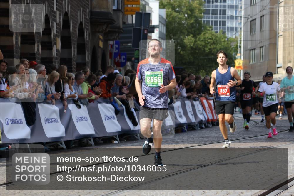 13.09.2026 - 21. swb-Marathon Bremen Strokosch-Dieckow http://msf.ph/oto/10346055 13.09.2026 13:27:59 Ziel 323, 440, 857, 940, 1006, 1373, 1574, 1932, 2345, 2668, 2686, 3013, 3460, 3521, 3970, 4421, 4496, 4593, 4744, 5081, 5557, 6067, 7042, 7110, 7138, 7358, 8351, 9494, 9727, 13198, 1343, 3114, 3334, 4506, 5360, 6182, 7926, 8656, 9167, 9168, 9543, 9738, 9881 meine-sportfotos.de