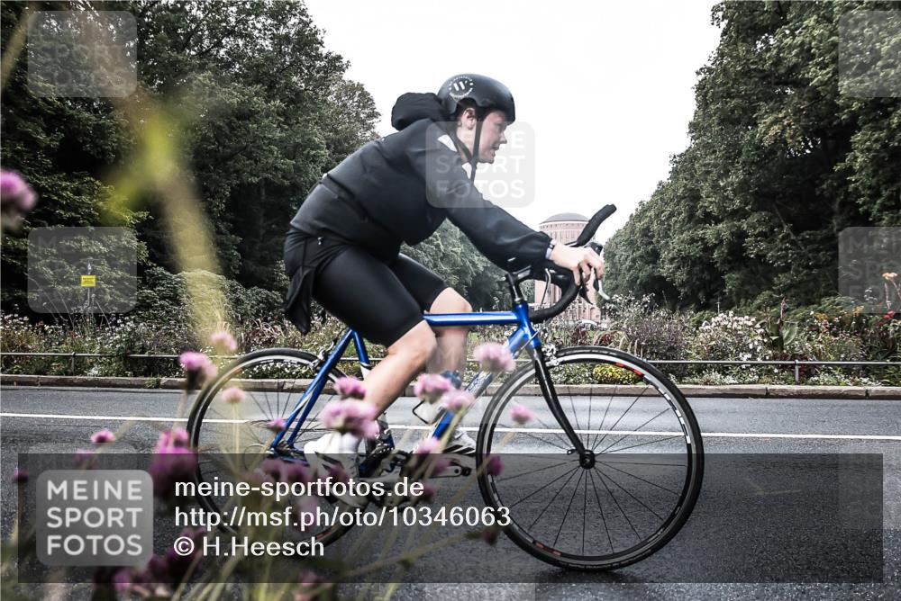13.09.2026 - Stadtparktriathlon H.Heesch http://msf.ph/oto/10346063 13.09.2026 11:00:12 Radfahren 375, 431, 482, 489, 543, 660 meine-sportfotos.de