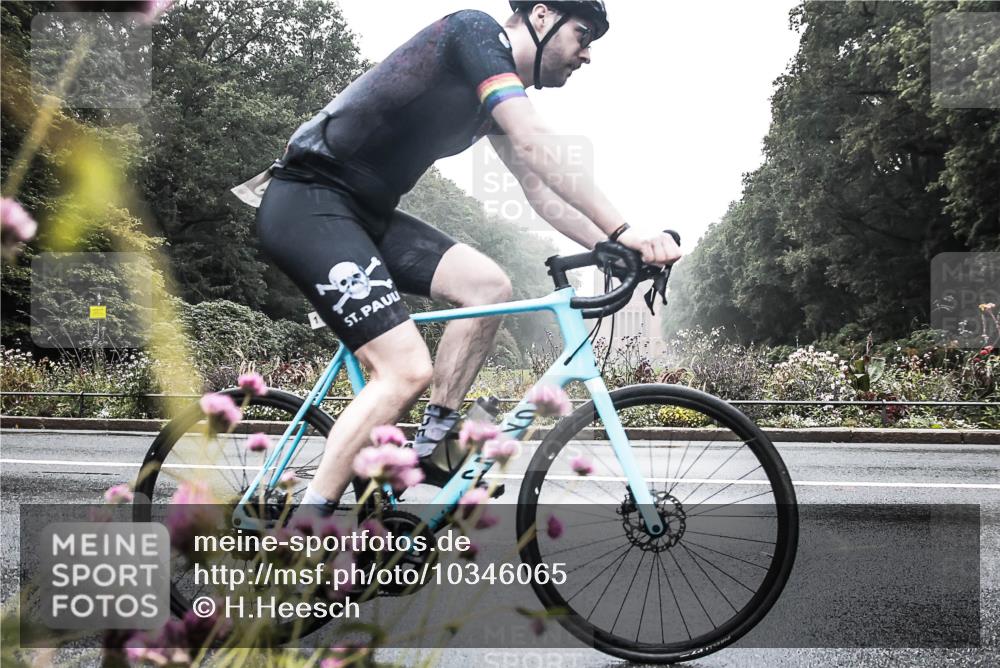 13.09.2026 - Stadtparktriathlon H.Heesch http://msf.ph/oto/10346065 13.09.2026 09:35:50 Radfahren 119, 154, 158 meine-sportfotos.de