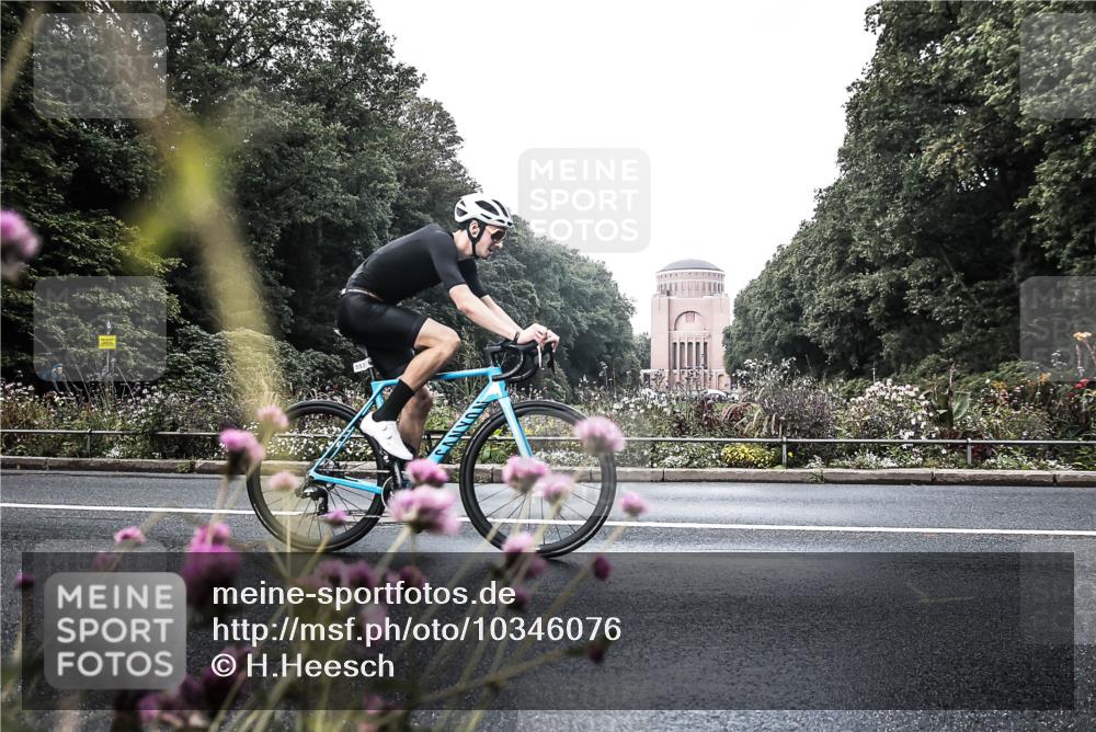 13.09.2026 - Stadtparktriathlon H.Heesch http://msf.ph/oto/10346076 13.09.2026 11:00:23 Radfahren 529, 553 meine-sportfotos.de