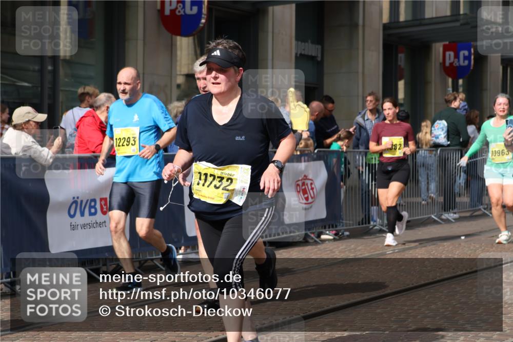 13.09.2026 - 21. swb-Marathon Bremen Strokosch-Dieckow http://msf.ph/oto/10346077 13.09.2026 11:10:02 Ziel 10002, 10169, 10247, 10361, 10362, 10422, 10706, 10719, 10791, 10890, 10963, 11080, 11382, 11725, 11732, 11933, 11957, 11982, 12117, 12207, 12227, 12293, 12454, 12550, 10299, 10435, 10645, 10737, 10751, 11119, 11383, 11437, 11441, 12207, 12449 meine-sportfotos.de