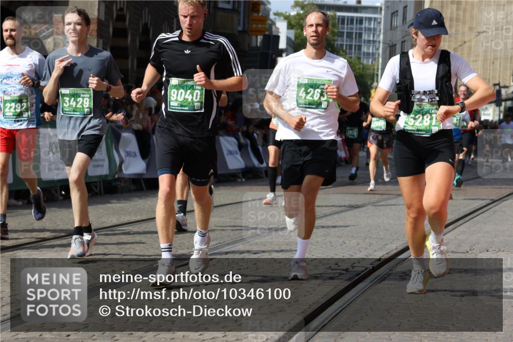 13.09.2026 - 21. swb-Marathon Bremen Strokosch-Dieckow http://msf.ph/oto/10346100 13.09.2026 13:32:27 Ziel 1369, 2310, 2934, 3650, 3946, 4057, 4566, 4797, 4979, 5628, 6116, 6258, 6475, 6857, 6875, 7182, 7526, 7553, 7818, 8610, 9394, 9640, 13029, 13182, 1437, 1687, 2292, 2293, 2611, 2992, 3354, 3429, 3878, 3895, 4323, 4380, 4862, 5398, 6583, 6593, 6718, 6760, 7016, 7173, 7466, 7758, 7990, 8344, 8957, 9175 meine-sportfotos.de