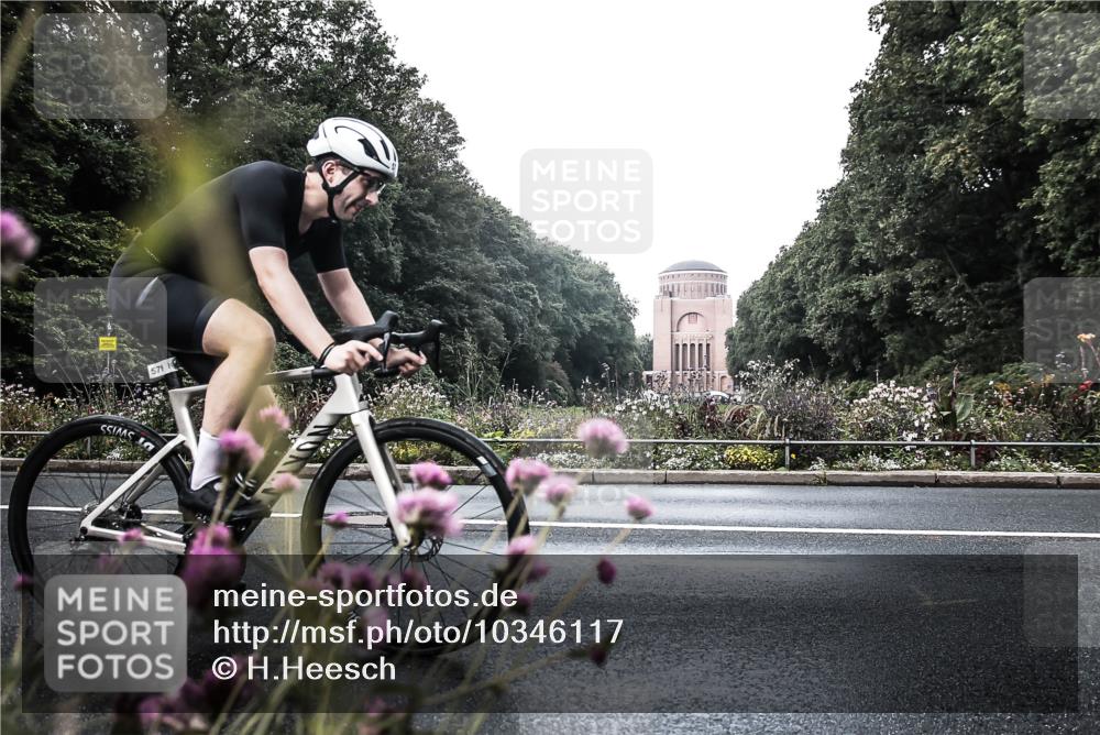13.09.2026 - Stadtparktriathlon H.Heesch http://msf.ph/oto/10346117 13.09.2026 11:00:43 Radfahren 533, 579, 581, 663 meine-sportfotos.de