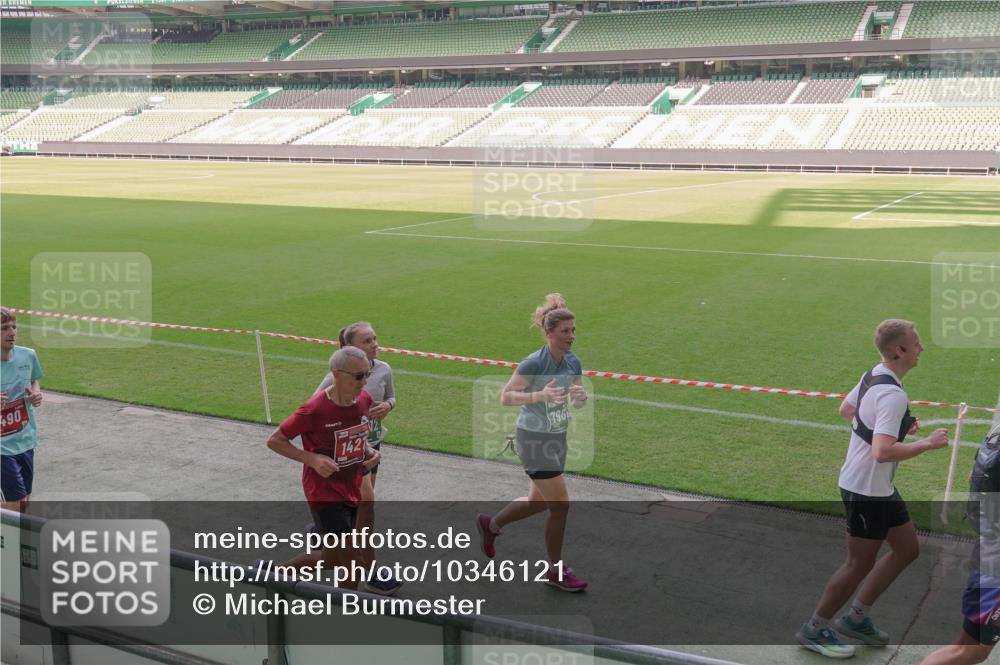 13.09.2026 - 21. swb-Marathon Bremen Michael Burmester http://msf.ph/oto/10346121 13.09.2026 13:33:58 Laufen im Stadion 155, 170, 193, 350, 368, 428, 594, 679, 709, 765, 786, 787, 916, 1001, 1026, 1048, 1051, 1098, 1292, 1377, 1444, 1553, 1557, 1560, 1591, 1592, 1607, 1661, 1703, 1760, 1772, 1784, 1827, 1996, 2077, 2132, 2226, 2230, 2231, 2338, 2374, 2399, 2400, 2451, 2479, 2511, 2514, 2515, 2539, 2543, 2616, 2630, 2641, 2718, 2735, 2757, 2769, 2787, 2791, 2982, 3014, 3345, 3443, 3503, 3547, 3577, 3601, 3614, 3660, 3708, 3709, 3720, 3797, 3875, 3901, 3911, 3952, 4001, 4014, 5151 meine-sportfotos.de