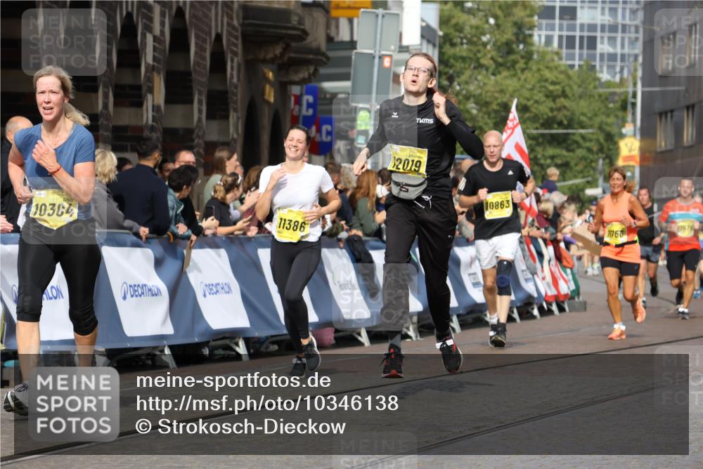 13.09.2026 - 21. swb-Marathon Bremen Strokosch-Dieckow http://msf.ph/oto/10346138 13.09.2026 10:53:01 Ziel 10193, 10339, 10652, 10734, 10812, 10827, 10906, 11002, 11038, 11109, 11144, 11350, 11362, 11597, 12338, 12361, 12399, 12439, 12533, 10284, 10448, 10585, 11012, 11282, 12170, 12398, 12461 meine-sportfotos.de
