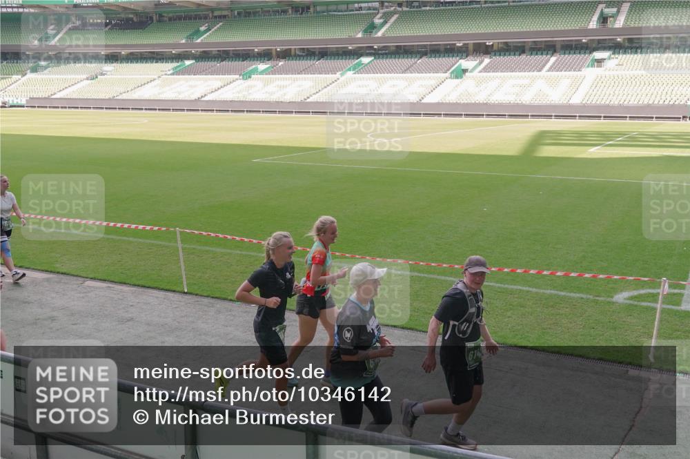 13.09.2026 - 21. swb-Marathon Bremen Michael Burmester http://msf.ph/oto/10346142 13.09.2026 13:34:04 Laufen im Stadion 155, 170, 193, 368, 428, 594, 679, 709, 765, 786, 787, 916, 1001, 1026, 1048, 1051, 1098, 1292, 1377, 1444, 1553, 1557, 1560, 1591, 1592, 1607, 1661, 1703, 1760, 1772, 1784, 1827, 1996, 2077, 2132, 2226, 2338, 2399, 2400, 2451, 2479, 2511, 2515, 2539, 2543, 2616, 2630, 2641, 2718, 2735, 2757, 2769, 2787, 2791, 2982, 3014, 3345, 3443, 3503, 3547, 3577, 3601, 3614, 3660, 3708, 3709, 3720, 3797, 3875, 3901, 3911, 3914, 3952, 4001, 4014, 5151 meine-sportfotos.de
