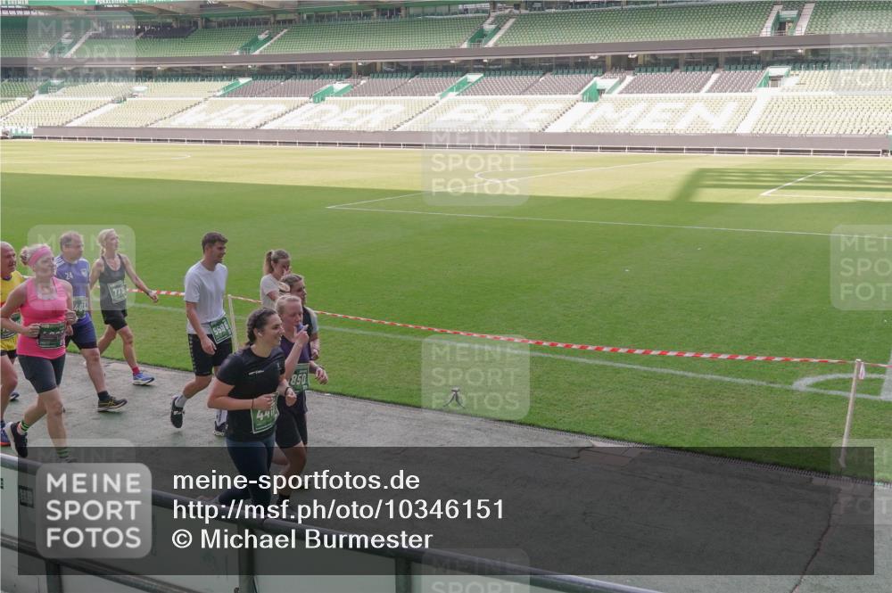 13.09.2026 - 21. swb-Marathon Bremen Michael Burmester http://msf.ph/oto/10346151 13.09.2026 13:34:06 Laufen im Stadion 155, 170, 193, 368, 428, 594, 679, 709, 765, 786, 787, 916, 1001, 1026, 1048, 1051, 1098, 1292, 1321, 1377, 1444, 1553, 1557, 1560, 1591, 1592, 1607, 1661, 1703, 1760, 1772, 1784, 1827, 1996, 2077, 2132, 2226, 2338, 2399, 2400, 2451, 2479, 2511, 2515, 2539, 2543, 2616, 2630, 2641, 2718, 2735, 2757, 2769, 2787, 2791, 2982, 3014, 3179, 3345, 3443, 3503, 3547, 3577, 3601, 3614, 3660, 3708, 3709, 3720, 3797, 3875, 3901, 3911, 3914, 3952, 4001, 4014, 5151 meine-sportfotos.de