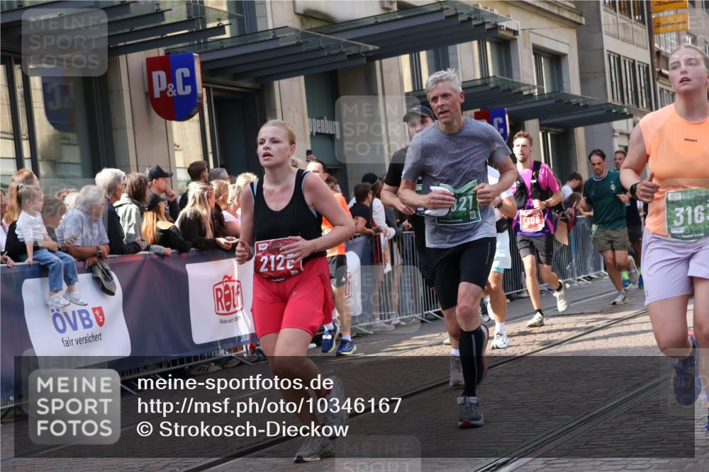 13.09.2026 - 21. swb-Marathon Bremen Strokosch-Dieckow http://msf.ph/oto/10346167 13.09.2026 13:30:10 Ziel 625, 881, 1067, 2265, 2364, 2452, 2723, 2900, 3163, 3164, 3425, 4058, 4206, 4332, 4342, 4415, 4425, 4748, 4757, 4763, 5506, 5551, 6134, 6347, 6523, 6988, 7253, 7567, 7645, 7821, 8090, 8105, 8116, 8117, 8169, 8314, 8494, 8762, 8878, 8966, 9011, 9015, 9108, 9412, 9695, 9825, 109, 454, 1173, 1205, 1308, 1611, 1653, 1759, 1780, 1848, 1909, 1938, 2126, 2364, 3190, 3667, 3908, 4524, 4575, 5039, 5198, 5348, 5615, 5631, 6225, 6720, 7093, 8267, 8899 meine-sportfotos.de