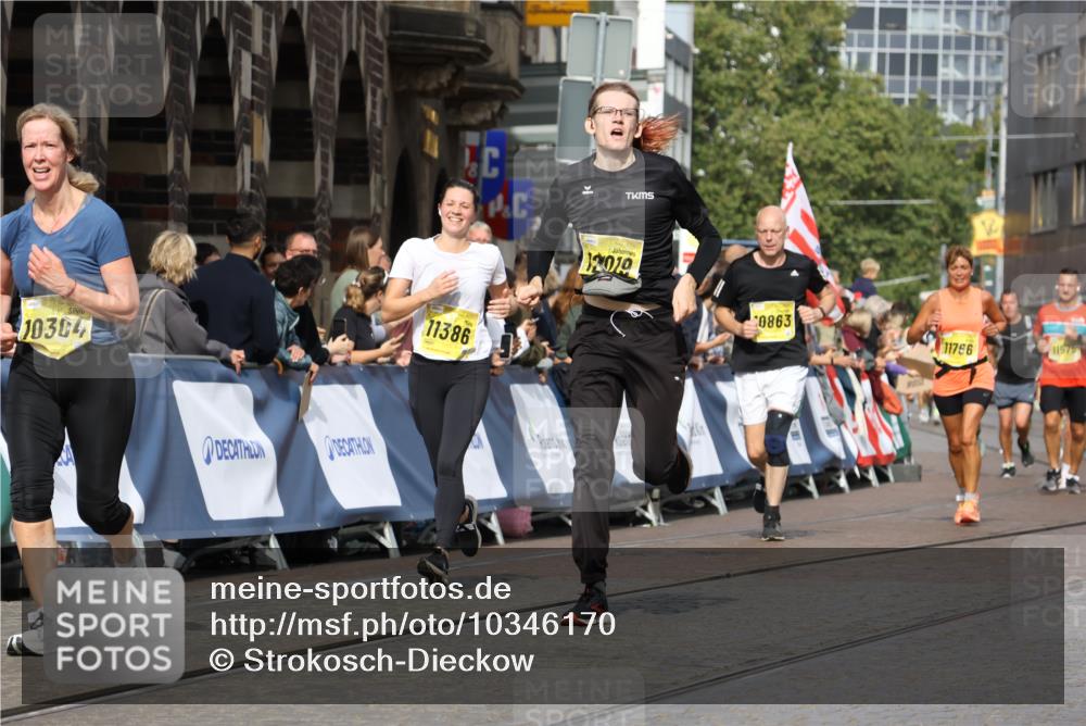 13.09.2026 - 21. swb-Marathon Bremen Strokosch-Dieckow http://msf.ph/oto/10346170 13.09.2026 10:53:01 Ziel 10193, 10339, 10652, 10734, 10812, 10827, 10906, 11002, 11038, 11109, 11144, 11350, 11362, 11597, 12338, 12361, 12399, 12439, 12533, 10284, 10448, 10585, 11012, 11282, 12170, 12398, 12461 meine-sportfotos.de