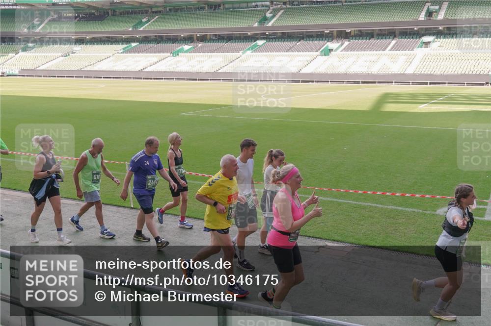 13.09.2026 - 21. swb-Marathon Bremen Michael Burmester http://msf.ph/oto/10346175 13.09.2026 13:34:08 Laufen im Stadion 155, 170, 193, 368, 428, 594, 679, 709, 765, 786, 787, 916, 1001, 1026, 1048, 1051, 1098, 1280, 1292, 1321, 1377, 1444, 1553, 1557, 1560, 1591, 1592, 1607, 1661, 1703, 1760, 1772, 1784, 1827, 1996, 2077, 2132, 2226, 2338, 2399, 2400, 2451, 2479, 2511, 2515, 2543, 2616, 2630, 2641, 2718, 2735, 2757, 2769, 2787, 2791, 2982, 3014, 3179, 3345, 3443, 3503, 3547, 3577, 3601, 3614, 3660, 3708, 3709, 3720, 3797, 3875, 3901, 3911, 3914, 3952, 4001, 4014, 5151 meine-sportfotos.de