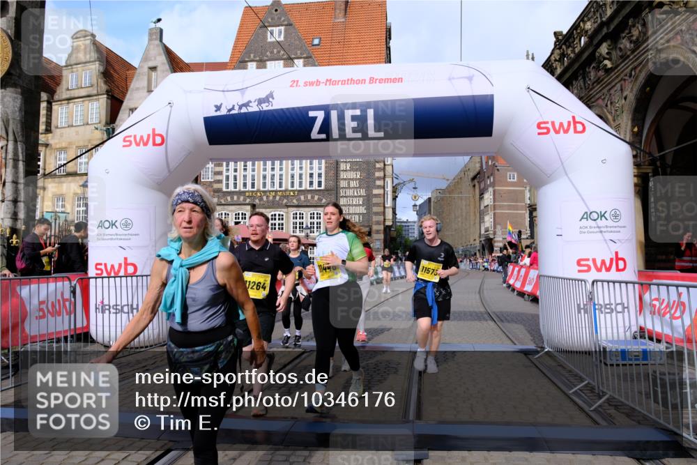 13.09.2026 - 21. swb-Marathon Bremen Tim E. http://msf.ph/oto/10346176 13.09.2026 11:16:34 Ziel 10242, 11026, 11081, 11139, 11181, 11200, 11264, 11385, 11448, 11573, 11768, 12057, 12151, 12539, 13508 meine-sportfotos.de
