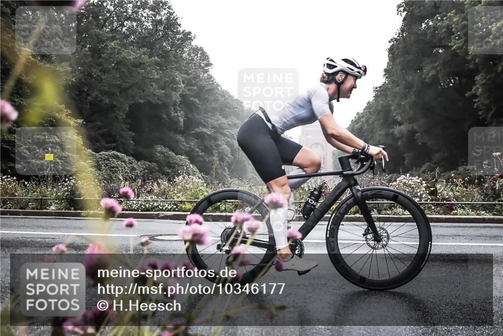 13.09.2026 - Stadtparktriathlon H.Heesch http://msf.ph/oto/10346177 13.09.2026 09:38:15 Radfahren 156, 193 meine-sportfotos.de